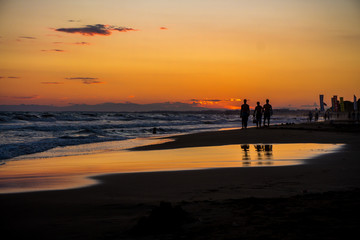 Fototapeta na wymiar Dawn at the Beach