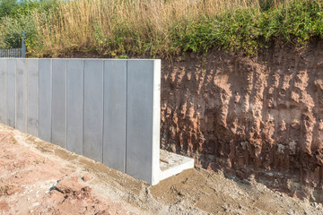 Stützmauer aus Mauerscheiben errichten