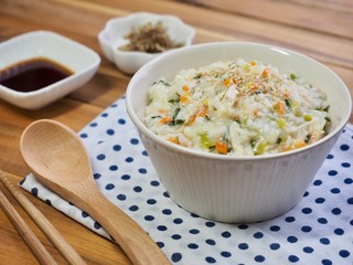 아시아 음식 닭죽 
