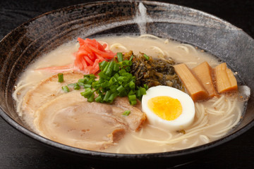 豚骨ラーメン