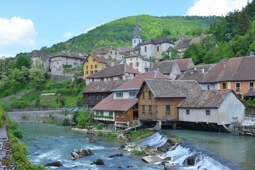 Fototapeta na wymiar Village de Lods, dans le Doubs, France