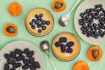 Smoothies of mulberries, apricot and mint