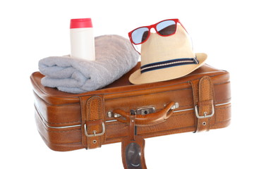 Reiseutensilien mit Koffer