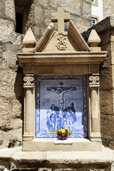 Caria – Street Chapel with Tiles Panel
