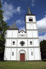 Fototapeta na wymiar Kirche St. Agnes im Kloster Merten an der Sieg/NRW