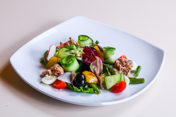 Tuna salad with vegetables