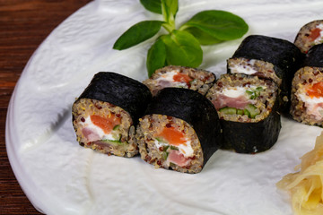 Japanese roll with kinoa and salmon