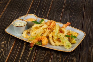 Prawn tempura with vegetables
