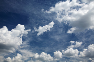 Obraz premium blue sky background with white clouds