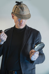 detective Holmes is investigating