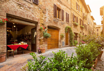 Fototapeta na wymiar Beautiful street in a small old village Pienza, Tuscany.