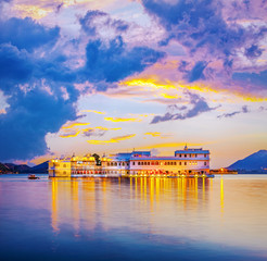 Lake Pichola and Taj Lake Palace , Udaipur, Rajasthan, India