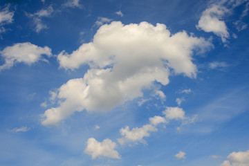 Fototapeta premium White cloud on a blue sky. Beautiful blue sky with white clouds