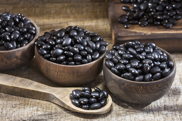 Raw black beans - Phaseolus vulgaris' Black turtle