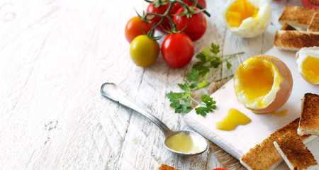  Soft-boiled egg with toasts