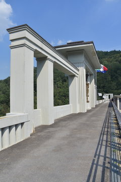 Monumento Diga