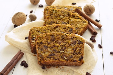 Spicy pumpkin cupcake with raisins and nuts, pie