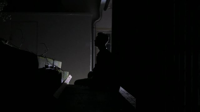 A guy vomitting at night. Filmed on a panasonic fz1000.
Resolution: 3840x2160
Framerate: 25 fps