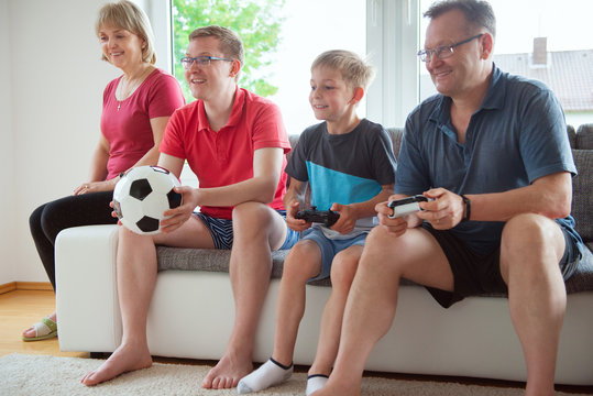 Grandparents, their son and grandson are emotionally ill for the national team