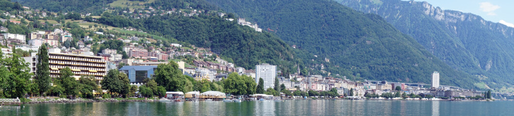 Fototapeta na wymiar Embankment in Montreux
