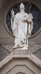 Obraz premium Figura religiosa ingreso a iglesia católica 