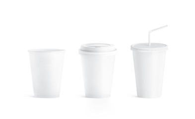 Blank white small paper cup with and without lid mockup, isolated, 3d rendering. Empty paper soda drinking mug mock up with cap and straw. Clear soft drink cola take away plastic package