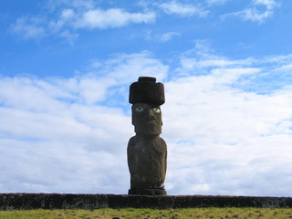 Isla de Pascua. Moais de Rapa Nui ( Chile)