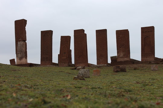 Ahlat mezarları