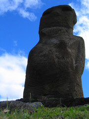 Isla de Pascua. Esculturas Moais de Rapa Nui en Chile