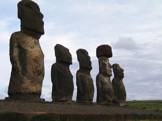 Moais en Isla de Pascua, Chile
