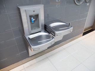 Free clean drinking water at airport
