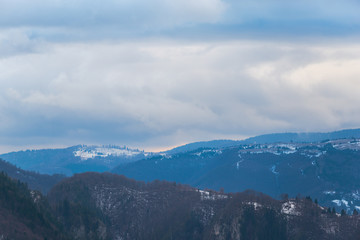 Obraz premium Winter clouds in the mountains