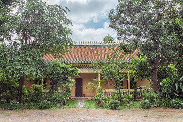 Fototapeta na wymiar meditation hall in a buddhist temple in cambodia