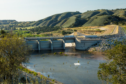 Lake Cachuma dam in the drought in Santa Ynez valley, California