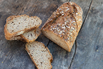 Zünftiges Versper mit Vollkornbrot