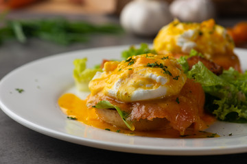 benedict egg with salmon and poached egg