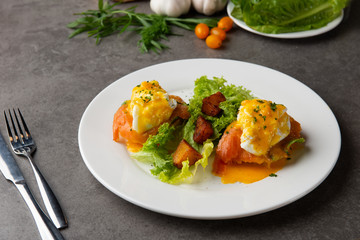 benedict egg with salmon and poached egg