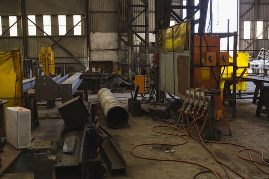 Metal frames and vessel parts for repair