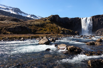 Fototapeta na wymiar Beautiful view to the waterfall in Iceland