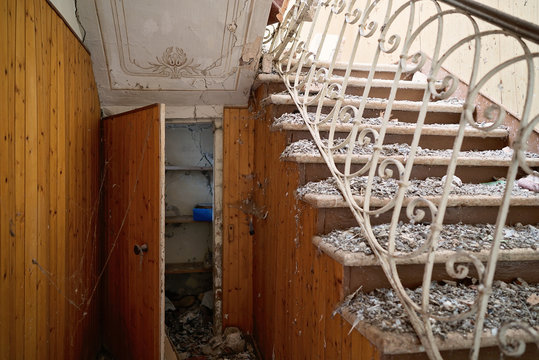 Urbex Casa horror dimenticata salita scale