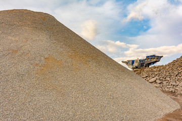 Stone processing and extraction plant to transform into gravel