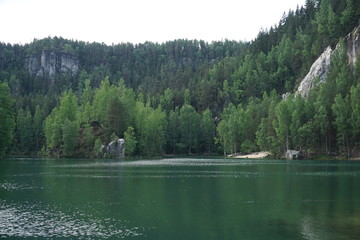 Piaskownia. Jezioro w Skalnych miastach w Adrszpach