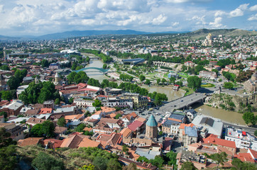 Fototapeta na wymiar beautiful panorama of the city of Tbilisi on a sunny day