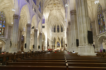 Fototapeta na wymiar Innenansicht, St. Patricks Cathedral in Manhattan, New York City, New York, USA, Nordamerika