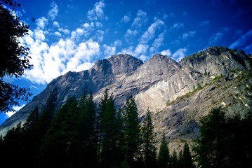 blue sky mountains