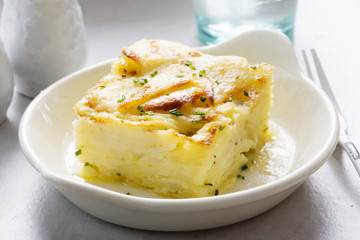 Potato gratin with chives 