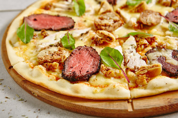 Bbq Meat Pizza with Beef, Pork, Lamb, Figs