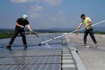 washing and cleaning photovoltaic panels