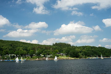 Obraz premium Lake trip in Rurberg, Simmerath, North Rhine Westphalia, in the Eifel National Park in Germany