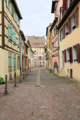 Fototapeta na wymiar Altstadtgasse in Colmar, Elsass